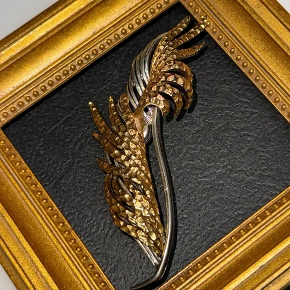 Gold and Silver Feather Brooch - Picture 2 of 16